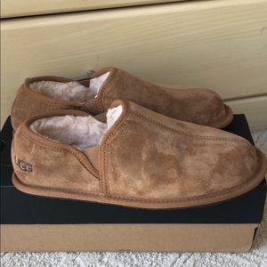 Men’s UGG Slipper Size 10 “Scuff Romeo II”